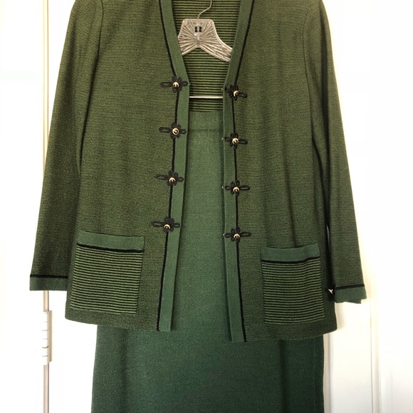 St.John Knit - Picture 2 of 8